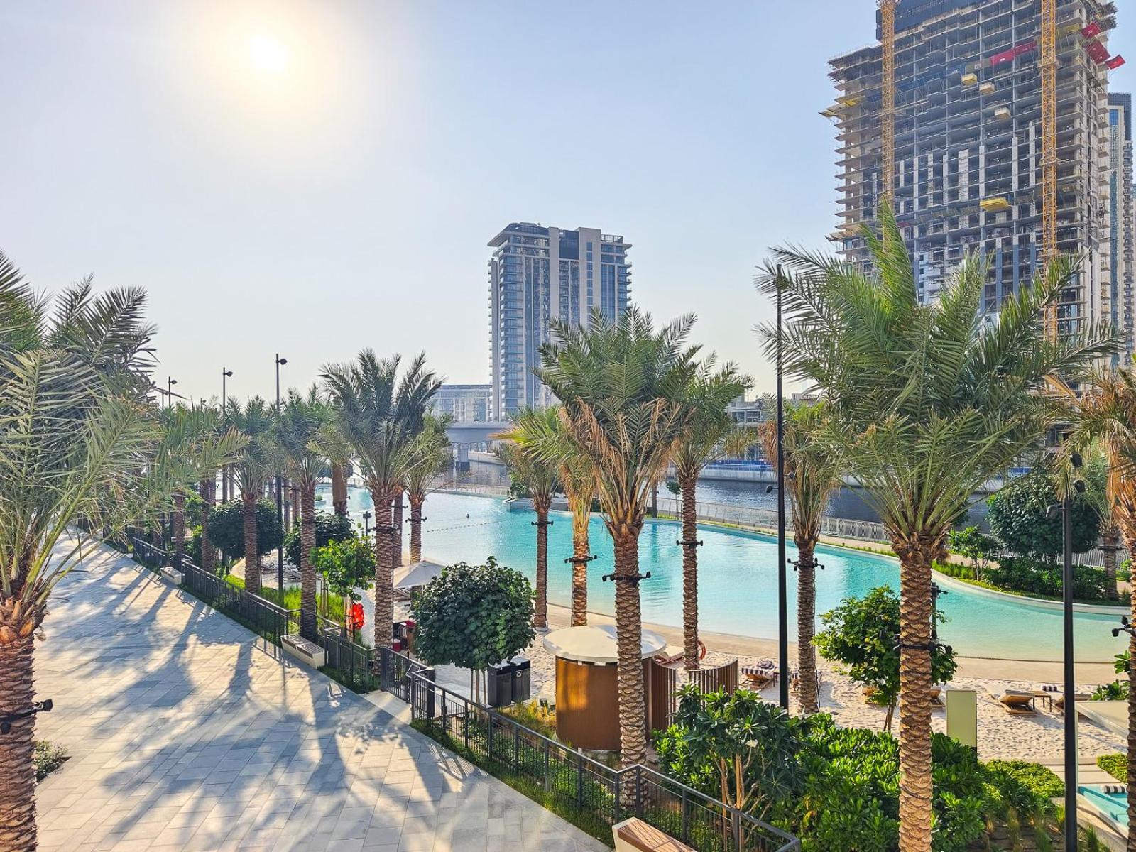 Escape 1br-vida Residences Creek Apartment