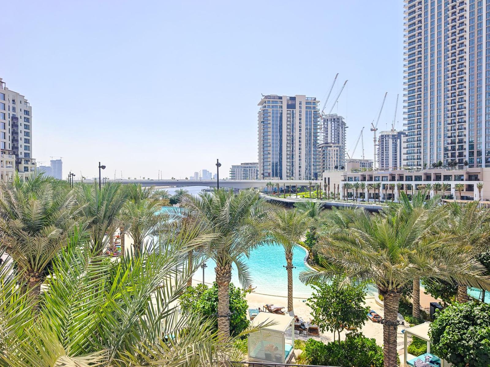 Escape 1br-vida Residences Creek Dubai